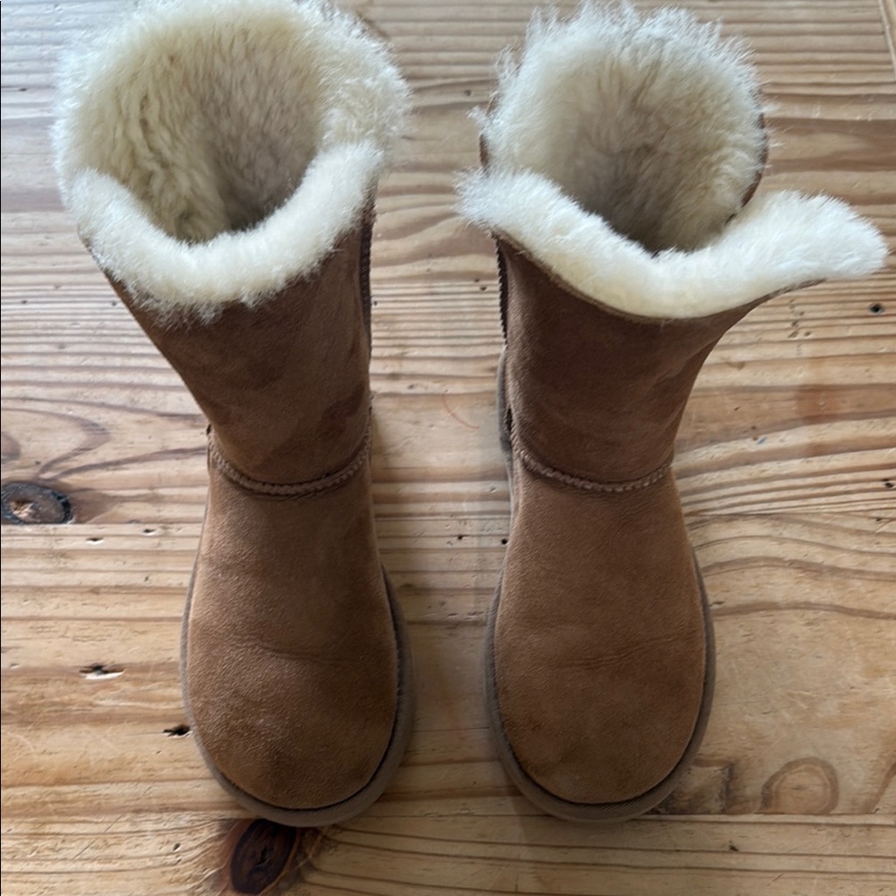 UGG Tan Winter Boots with Cream Fur Lining